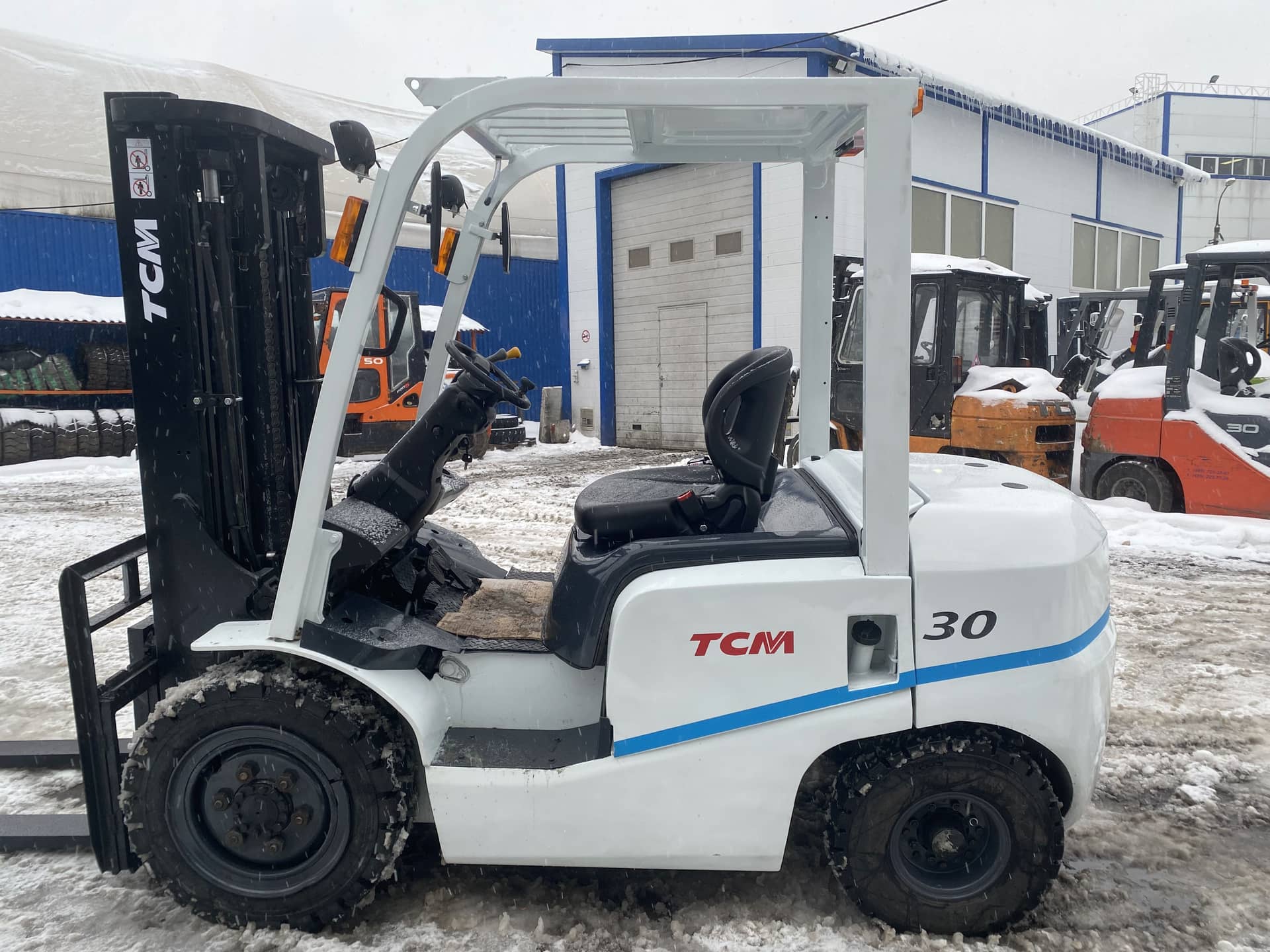 Дизельный погрузчик tcm fd30t3z