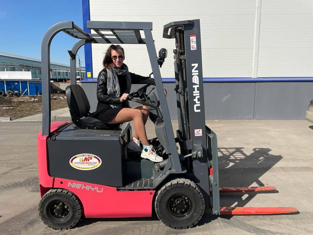 Электрический погрузчик nichiyu