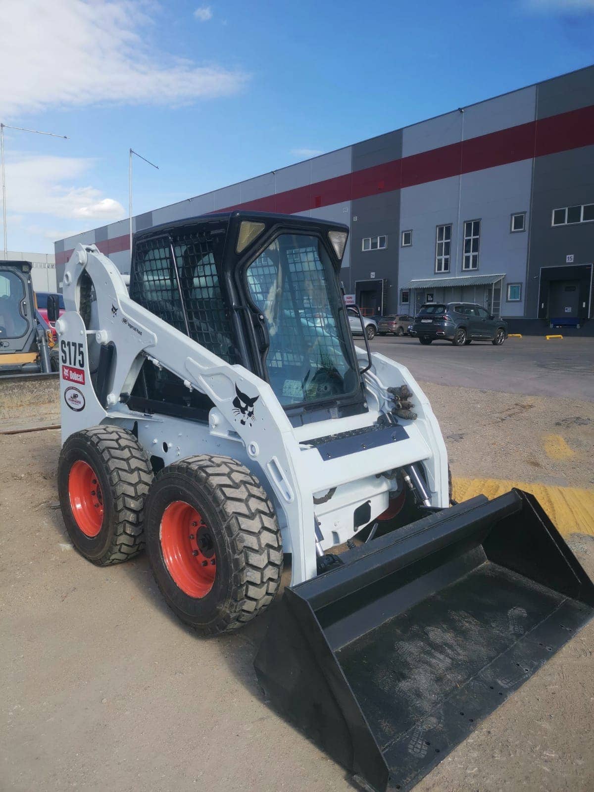 БУ Дизельный мини-погрузчик BOBCAT S175