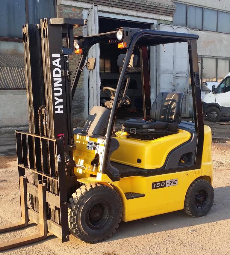 Вилочный погрузчик Hyundai 15D-7E