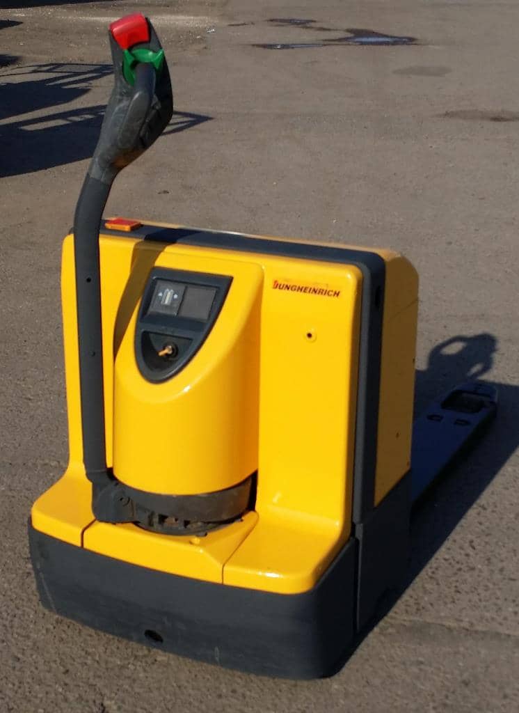 Электротележку JUNGHEINRICH EJE 220 R
