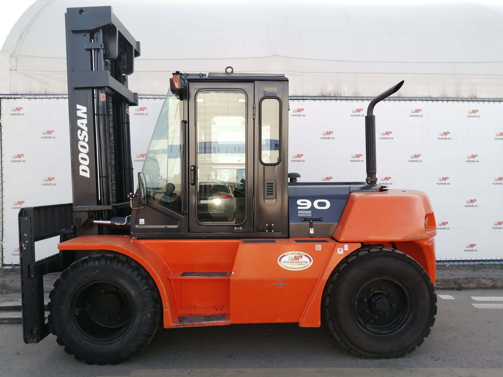 Дизельный погрузчик Doosan D90S-5