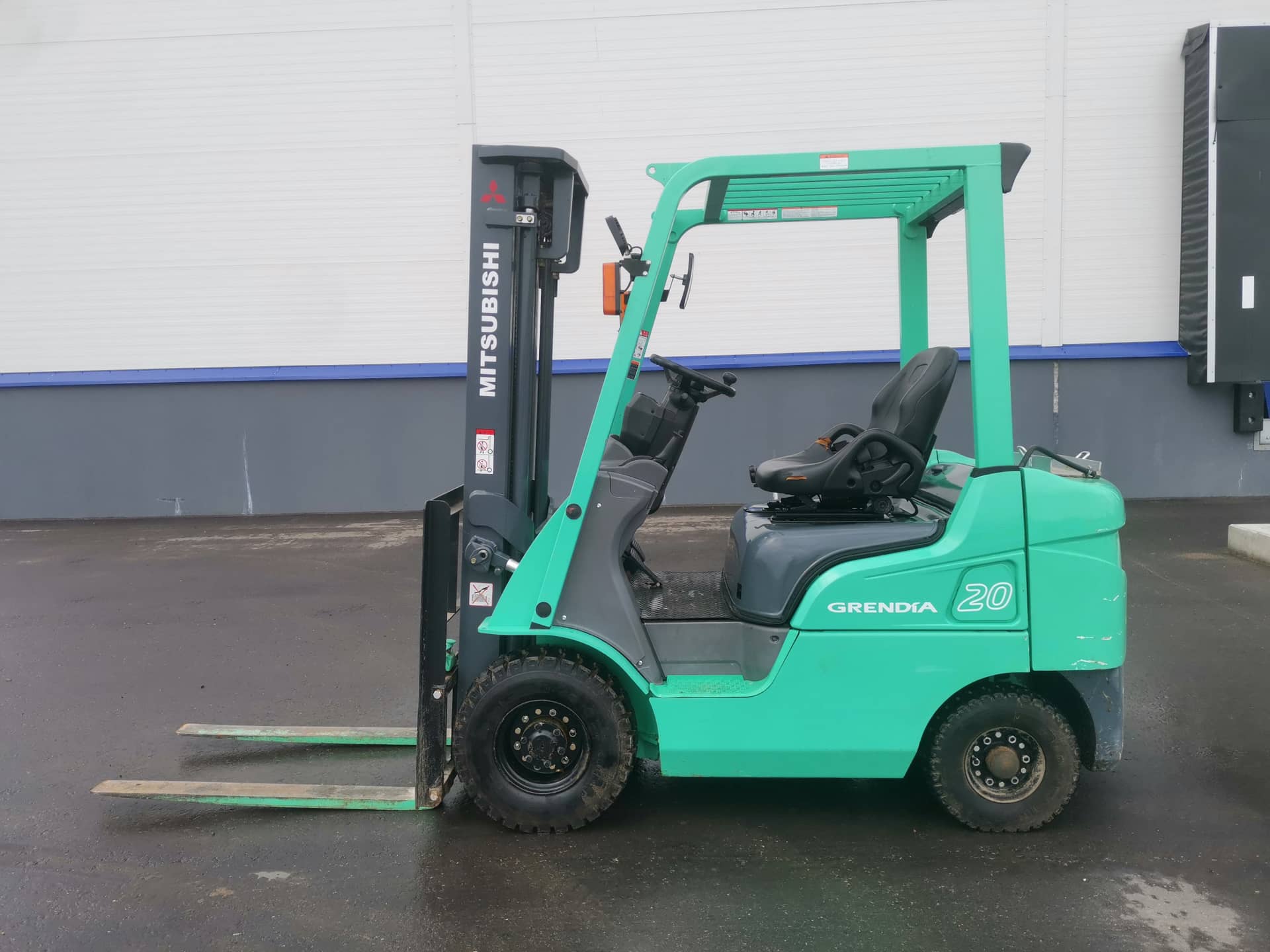 Бензиновый погрузчик mitsubishi fg20nt