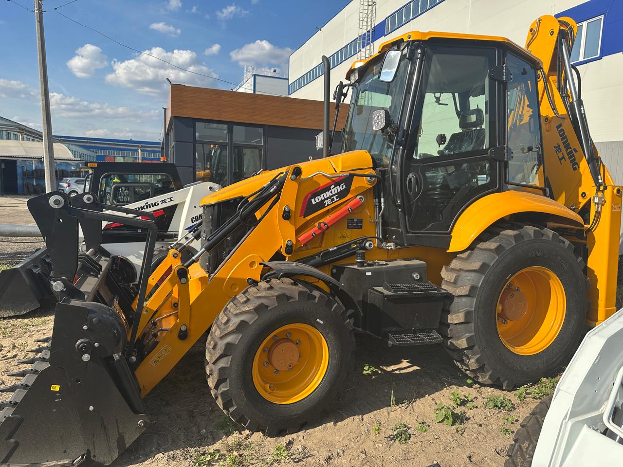 Экскаватор-погрузчик Lonking 83C Carraro VER.2.0